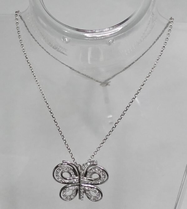 collar mariposa