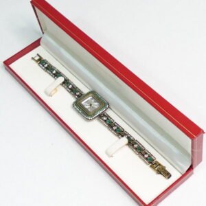 reloj de plata cuadrado esmeraldas circonita